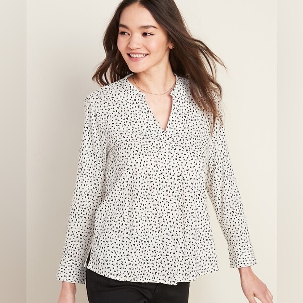Old Navy Long Sleeve Printed V Neck Blouse